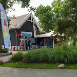 Veluwemeervakantiehuisje 许尔斯霍斯特