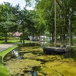 Veluwemeervakantiehuisje * 许尔斯霍斯特