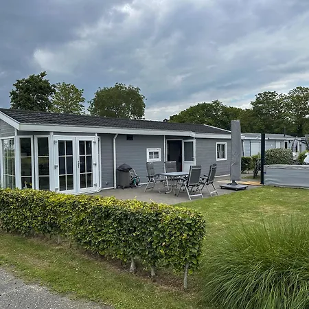 木屋 Veluwemeervakantiehuisje 许尔斯霍斯特